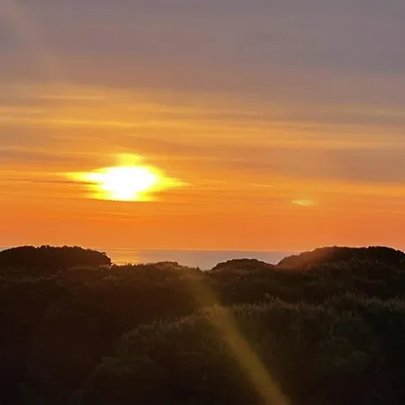 Lalzi Bay Penthouse Hideaway 公寓