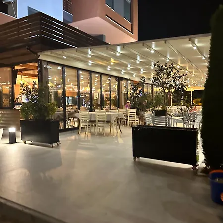 Lalzi Bay Penthouse Hideaway * Durrës